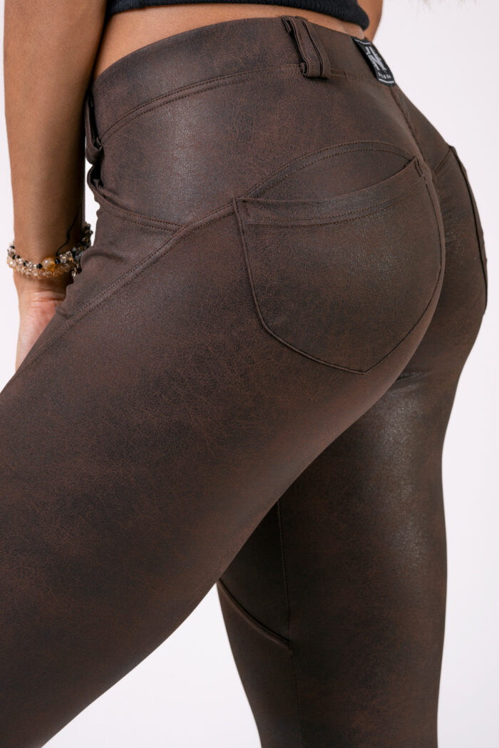 NEBBIA Pants Bubble Butt Leather 538 7